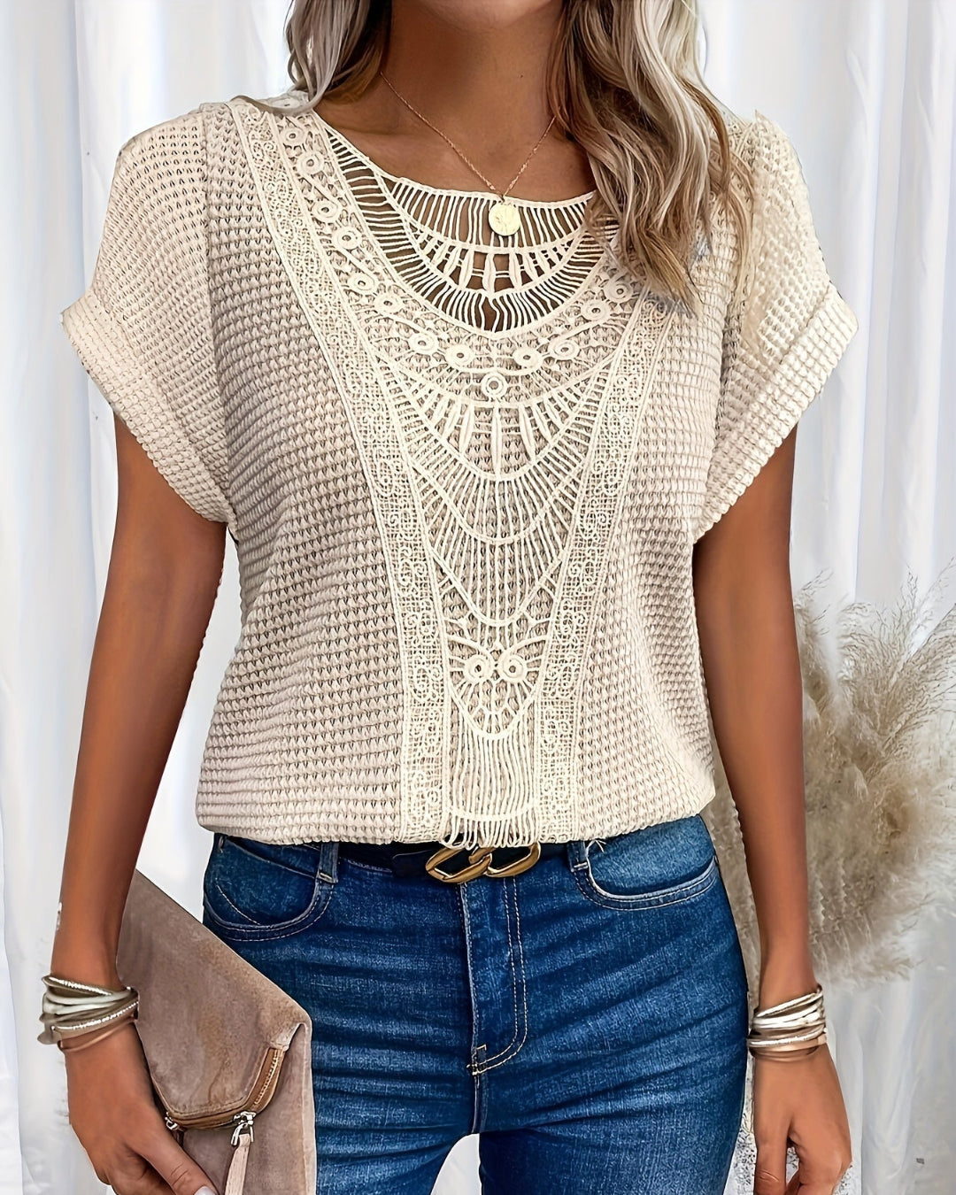Modieuze losvallende top voor dames met kanten accenten, ideaal voor casual chic comfort.