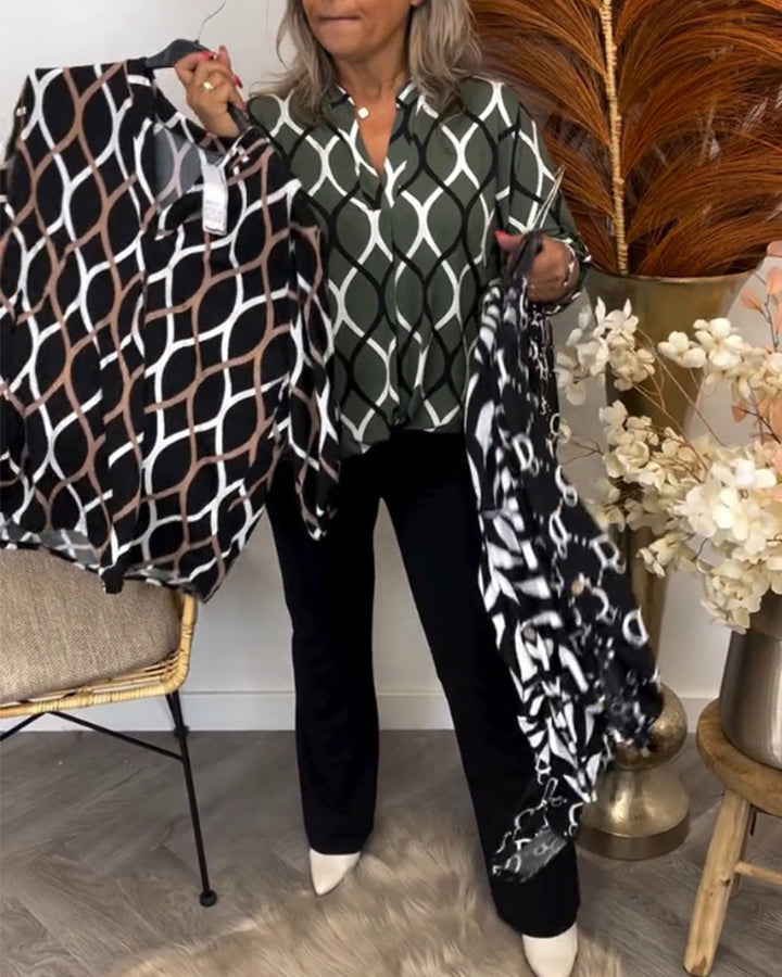 Dames blouse met grafische print, stijlvol gecombineerd met accessoires. Ideaal voor lente en zomerlook.