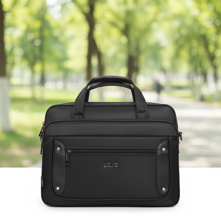 Stijlvolle unisex laptoptas voor professionals. Ruime aktetas/schoudertas van LaptopPlus voor dagelijks gebruik.
