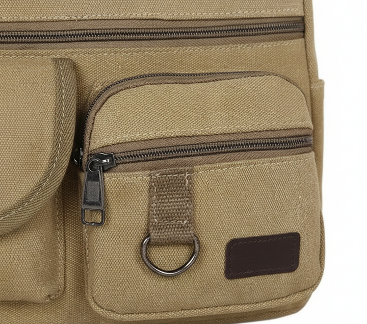 Praktische dames schoudertas CarryAll van duurzaam khaki canvas, met voldoende ruimte voor georganiseerd dagelijks gebruik.