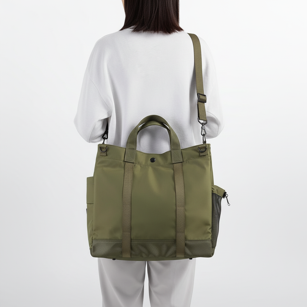 Binnenkant van de ToteMax laptoptas met aparte compartimenten voor laptop en documenten; georganiseerd en praktisch.