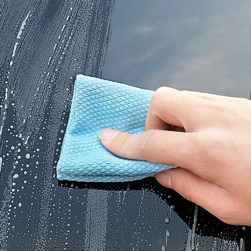 De magische vissschubben doek garandeert een glanzend, streeploos schoon resultaat overal.