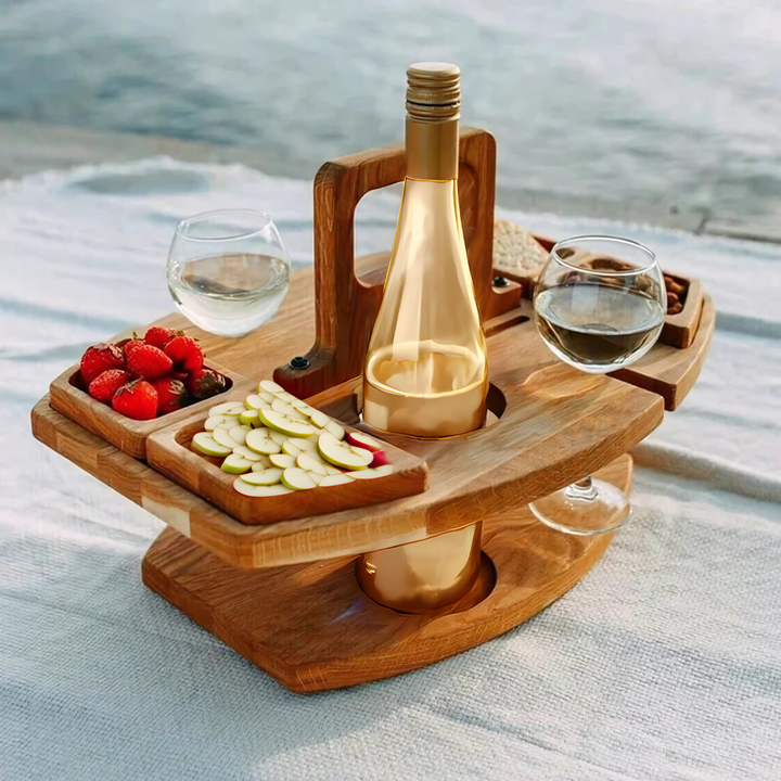 Draagbare houten wijntafel voor picknick, met glazen- en flessenhouder. Perfect voor buitenleven snacks.
