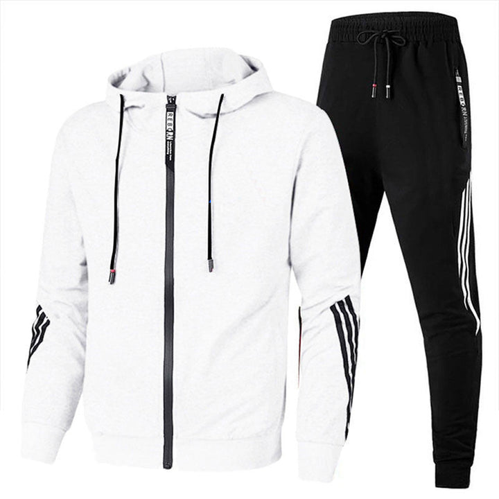 Heren trainingspak met praktische ritssluiting en warme capuchon. Comfortabele sportkleding voor heren.