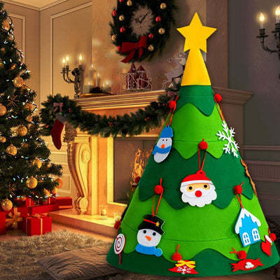 Grote vilten kerstboom met klittenband decoraties, waaronder sterren, cadeaus en snoepjes, ideaal kerstcadeau.