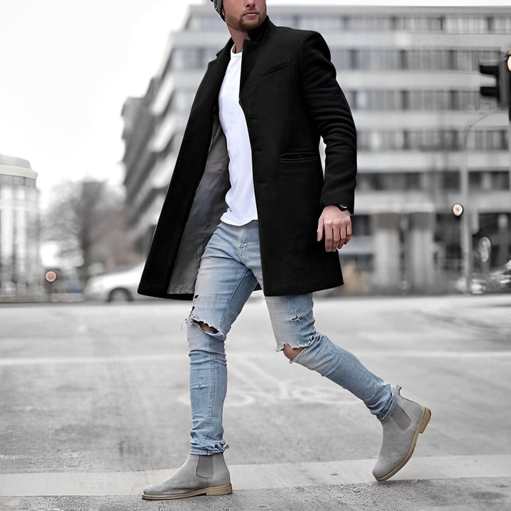 Comfortabele heren overjas, perfecte buitenkleding voor de winter. Een lange, moderne jas voor herenmode.