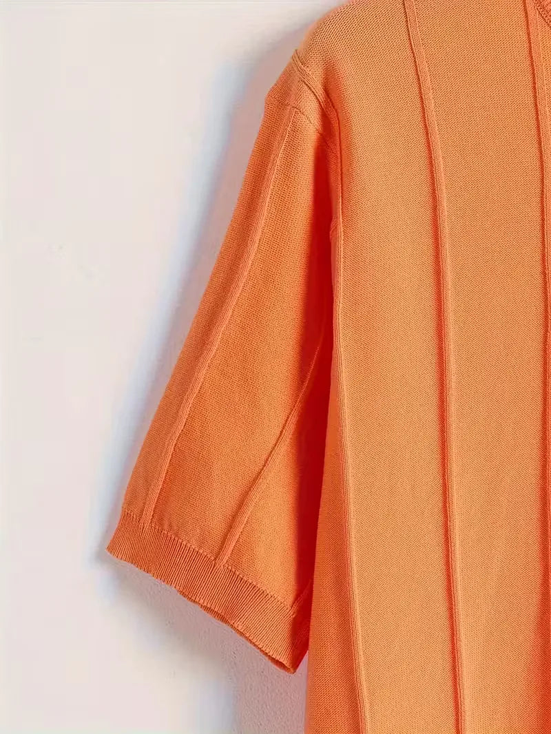 Heren lente trui, korte mouwen, slim fit. Gebreide stof met verticale ribstructuur. Comfortabel en veelzijdig.
