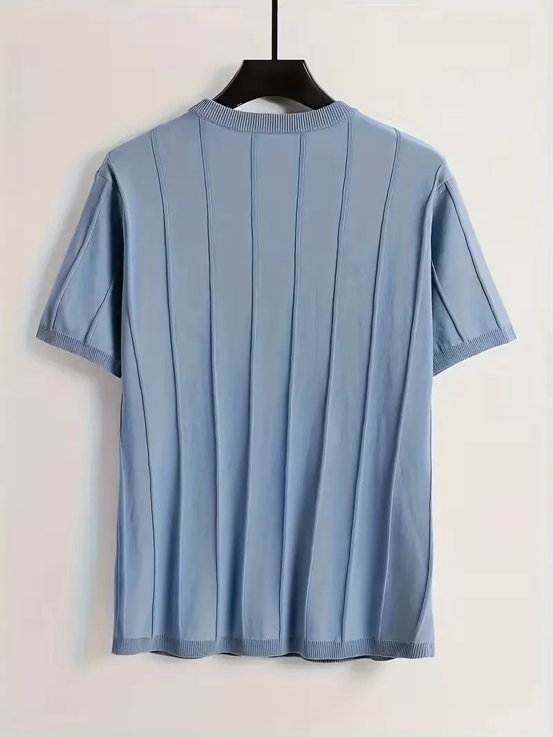 Stijlvolle heren T-shirt trui, korte mouwen. Slim fit, ronde hals, en subtiele verticale ribbels.