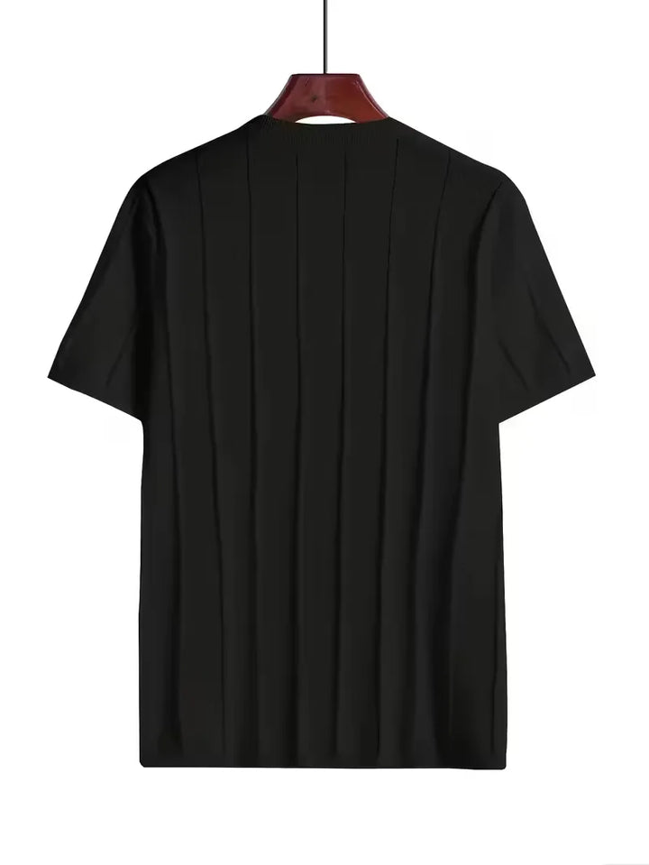 Ademende heren trui korte mouwen, gebreid met ribstructuur, ideaal voor de warmere dagen. Slim fit.