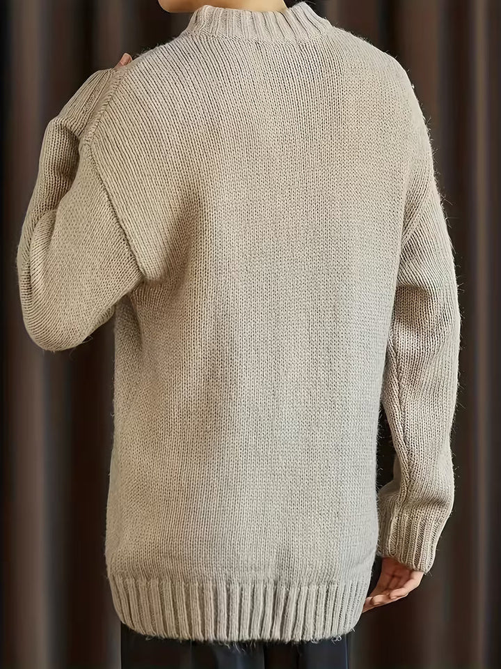Olijfgroene heren trui, ronde hals, met ribbels. Stijlvolle en warme casual trui voor heren.