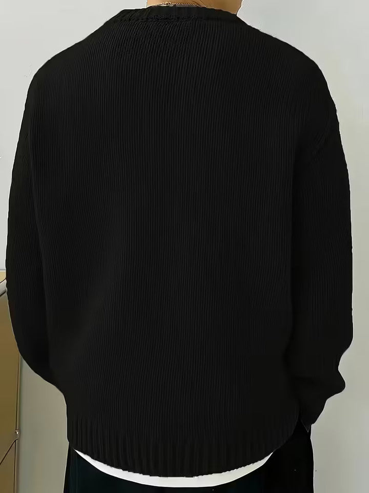 Olijfgroene heren trui, ronde hals, comfortabele ribbeltextuur. Perfect voor herfst en winter.