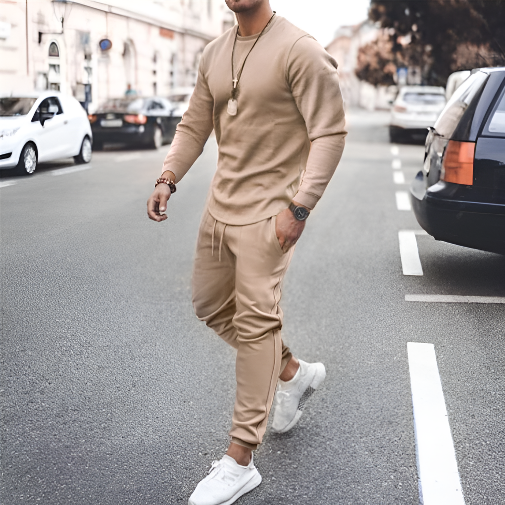 Moderne heren set, tweedelig, perfect als comfortabele sportkleding of casual vrijetijdskleding.