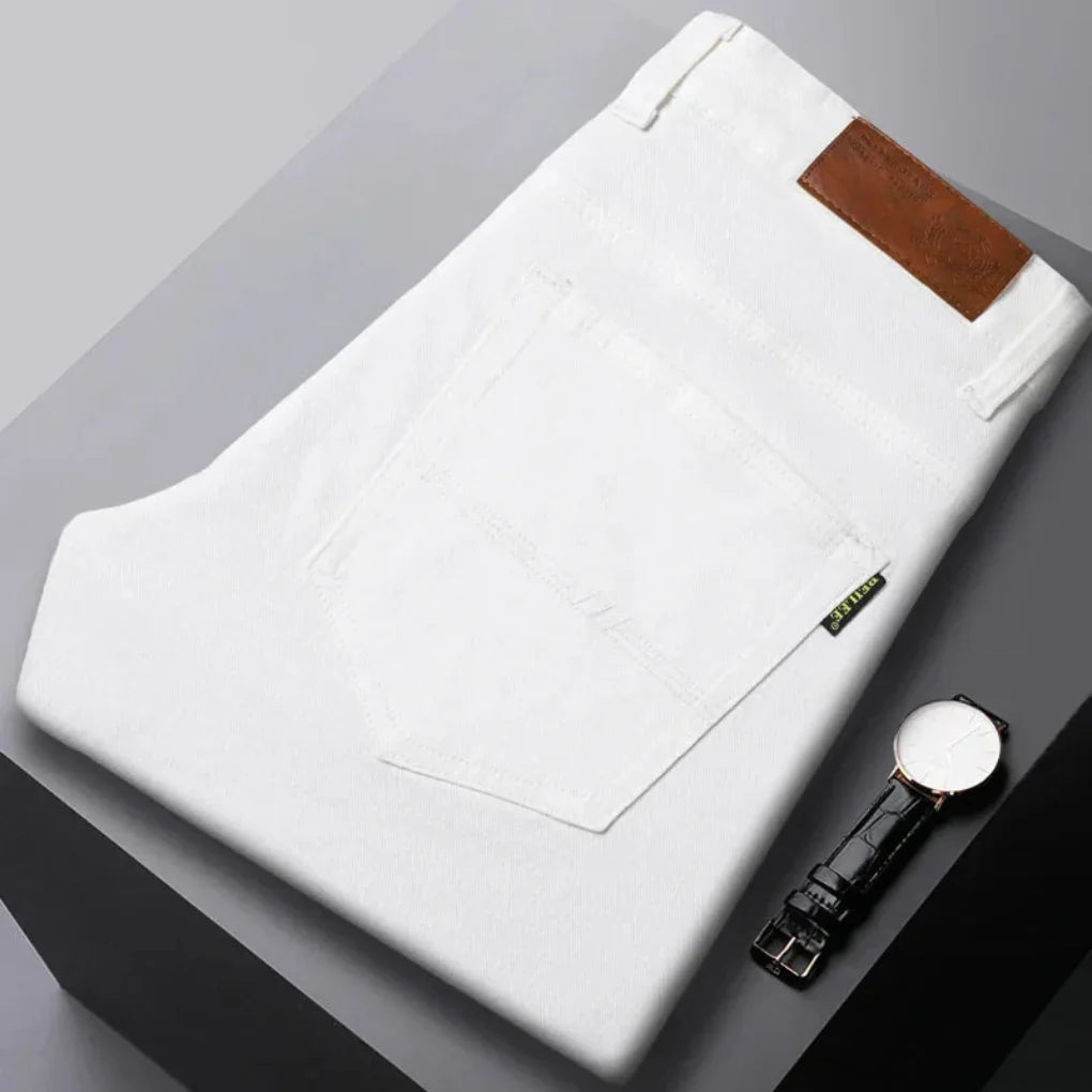 Eigentijdse flexibele herenjeans voor mannen. Comfortabele, moderne slim fit pasvorm voor elke gelegenheid.