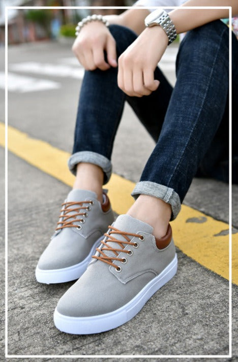 Sportieve heren veterschoenen, stijlvol en veelzijdig. Ideaal voor herfststijl en comfort.