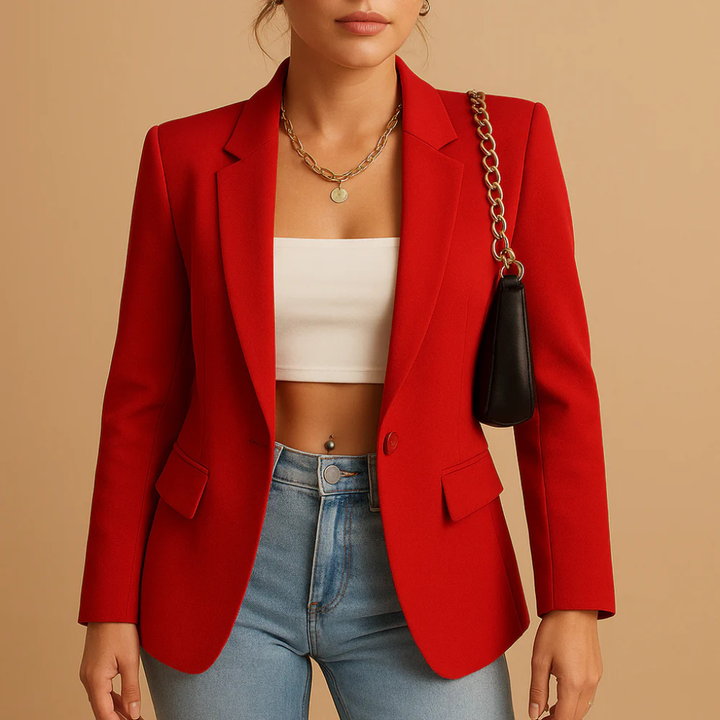 Zakelijke damesblazer, getailleerd en elegant, perfect voor een professionele en modieuze kantooroutfit.