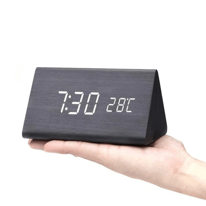 TimberGlow LED wekker in houtdesign, een stille digitale klok met temperatuurweergave, perfect geschenk.