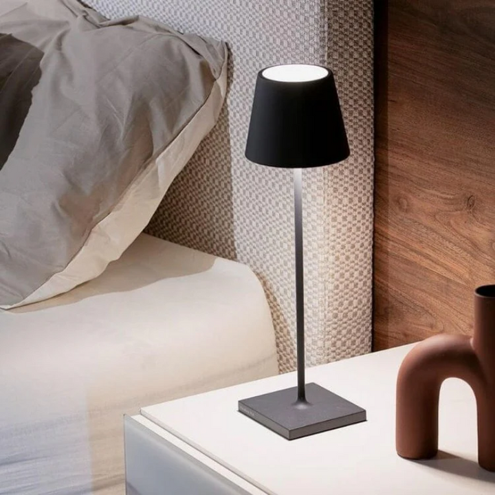 Oplaadbare LumiFlex tafellamp, met touch-functie voor instelbare sfeer en helderheid.