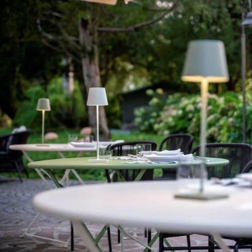 LumiFlex moderne designlamp, draadloze LED met touch functionaliteit voor optimaal comfort.