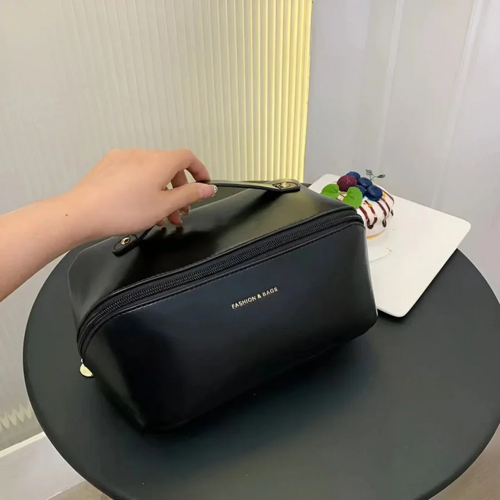 Chique bruine waterdichte beauty organizer; cosmetische tas voor dames, handig voor reizen.