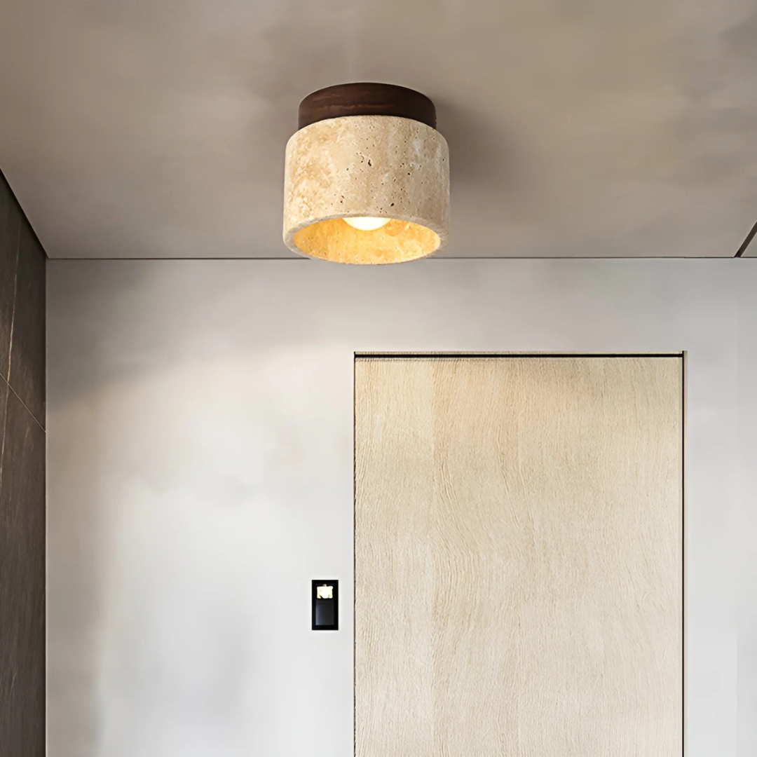 Wabi Sabi plafondlamp van geel marmer en hout. Japanse designlamp voor sfeervolle verlichting in woonkamer.