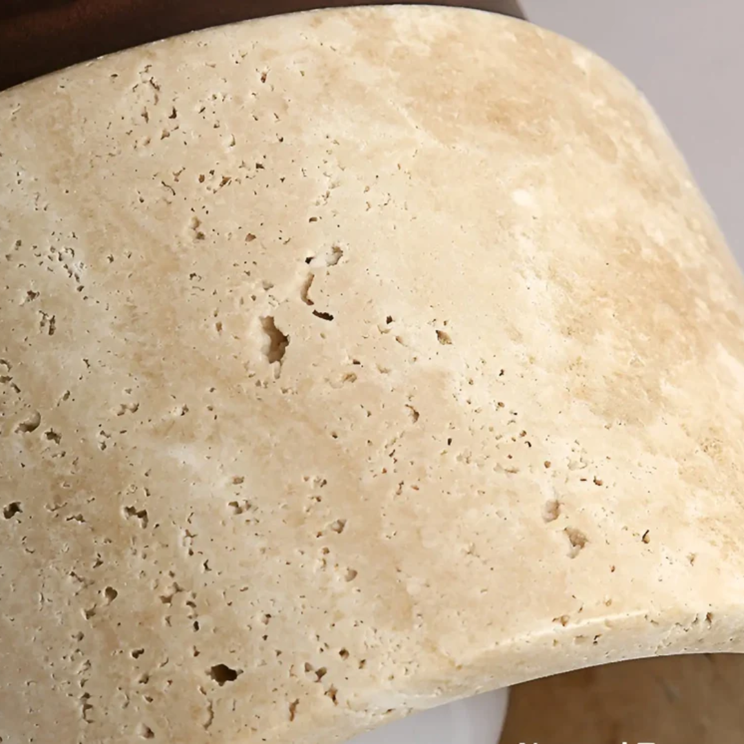 Geel marmeren Wabi Sabi plafondlamp, TranquilStone design. Natuurlijke, minimalistische verlichting met hout.