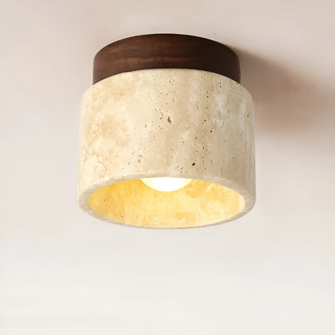 Wabi Sabi designlamp: plafondlamp van travertijn, geel marmer en hout. Japanse minimalistische sfeerverlichting.