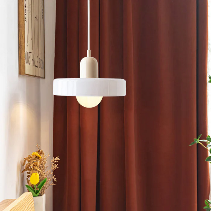 Stijlvolle GloboLuxe LED hanglamp, perfect voor een modern interieur.