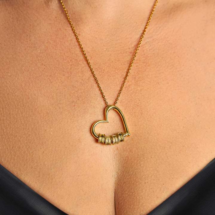 Dames zilverkleurige familie ketting met gravure, perfect als uniek cadeau om liefde en waardering te tonen.