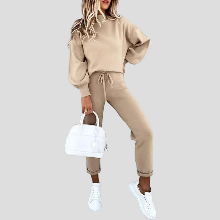 Veelzijdig dames tweedelig trainingspak, perfect voor casual sport of ontspannende loungewear.