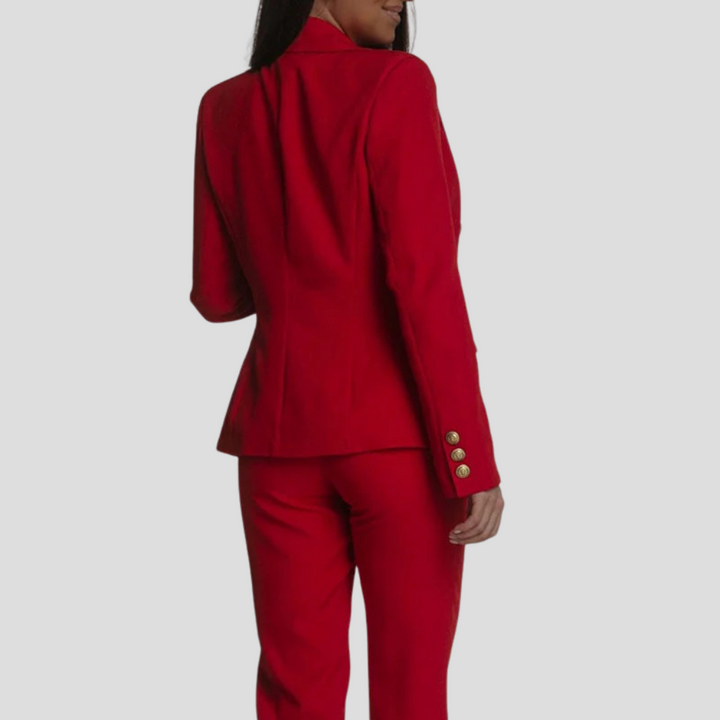 Trendy dames zomerpak: blazerset met moderne pantalon, voor een stijlvolle en comfortabele outfit.