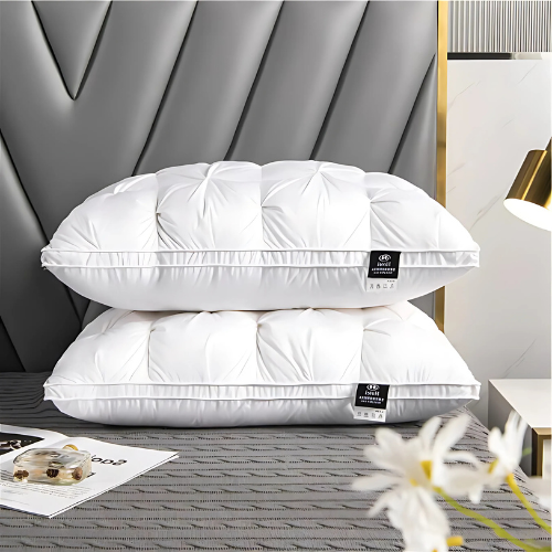 Hypoallergeen luxe donskussen voor comfort en ondersteuning. Ideaal voor gevoelige slapers, wit beddengoed.