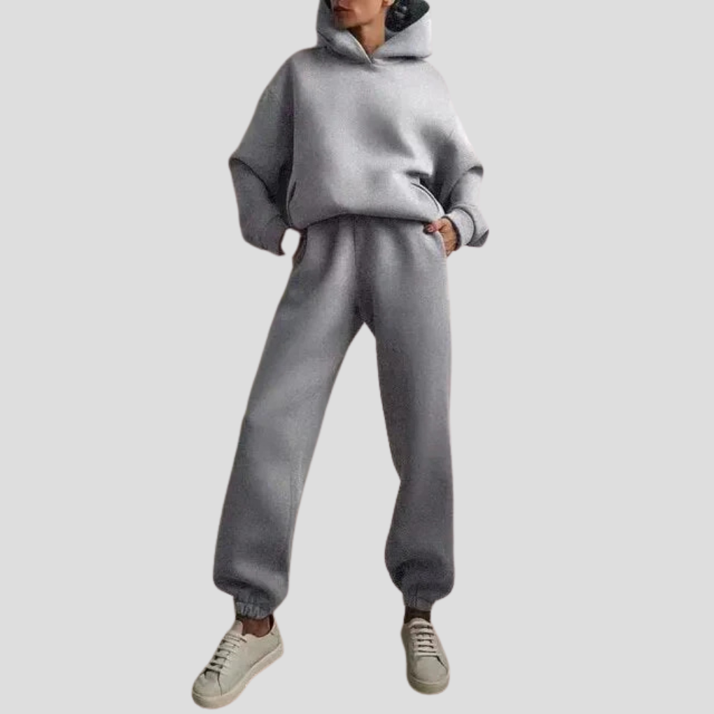 Zachte warme dameskleding: complete hoodie en joggingbroek set, ideaal voor koude dagen.