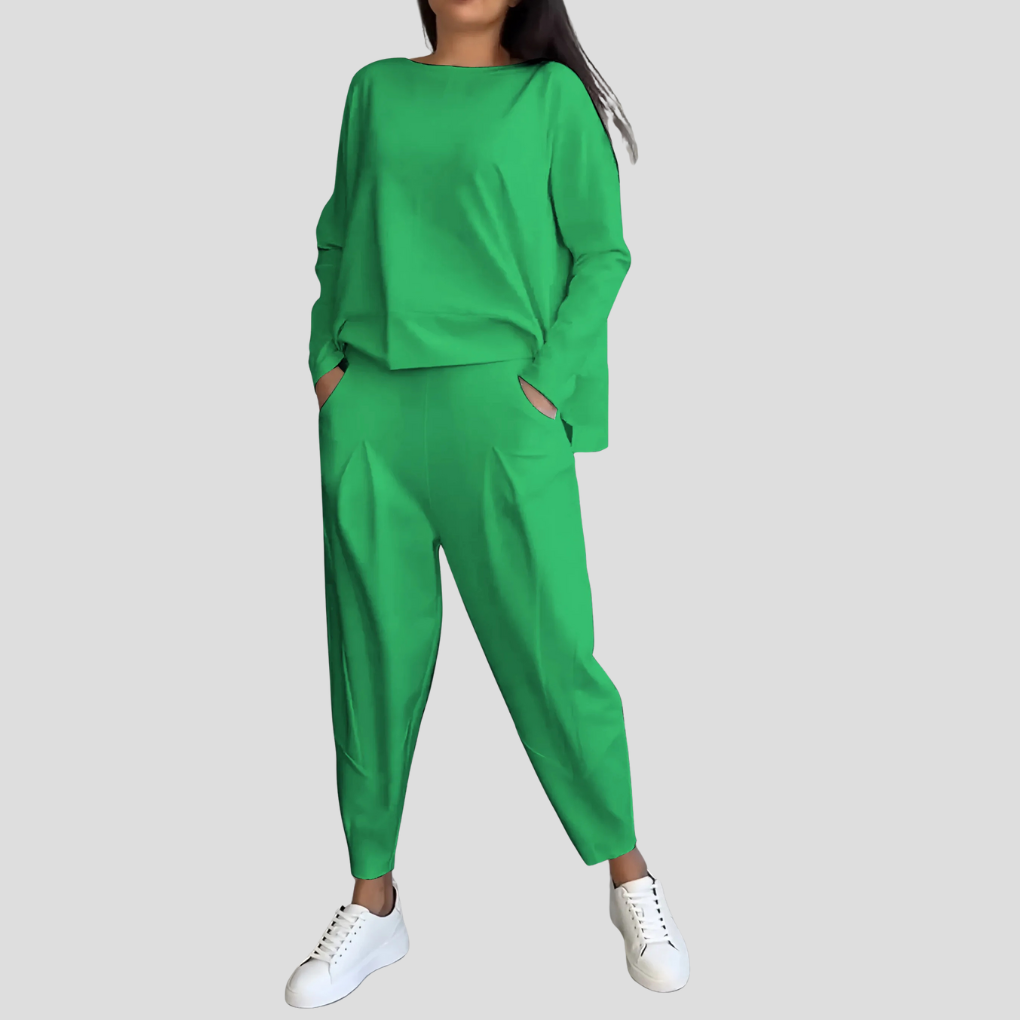 Zachte tweedelige dames set, modieus en comfortabel voor dagelijks gebruik of loungekleding.