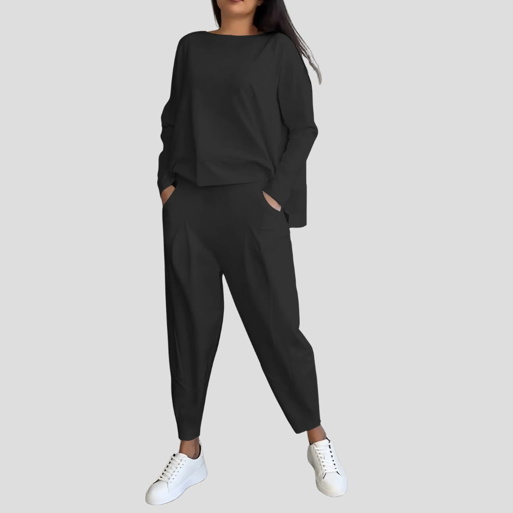 Stijlvolle tweedelige dames set, comfortabel & veelzijdig voor casual of semi-formele gelegenheden.