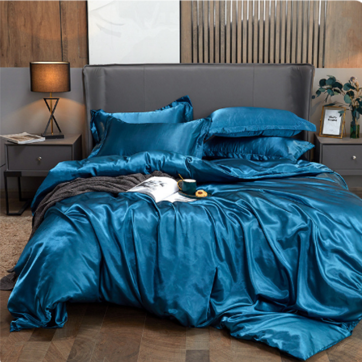 Luxe zijden bedset: moerbeizijde voor comfort, huidverzorging & temperatuurregulatie. Inclusief dekbedovertrek.