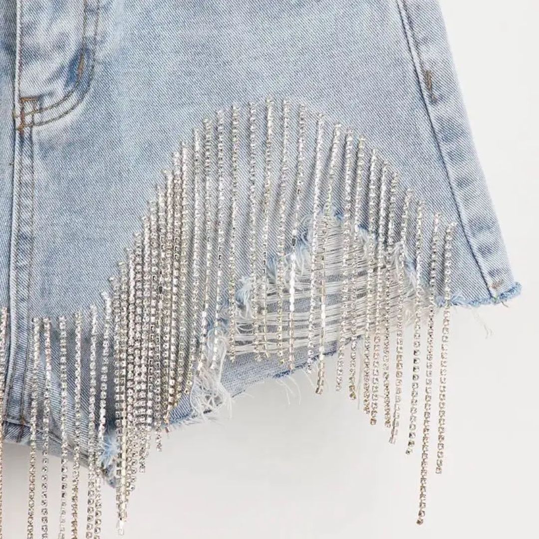 Modebewuste roze diamant shorts voor dames, een stijlvolle korte broek die glamour toevoegt aan elke outfit.