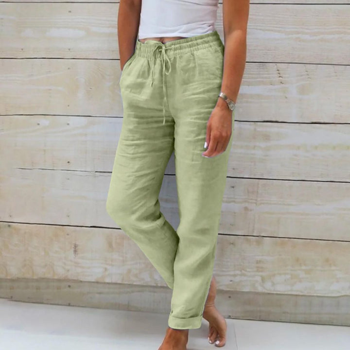 Veelzijdige Nina broek voor dames, comfortabel en stijlvol. Essentiële casual kleding voor de moderne vrouw.