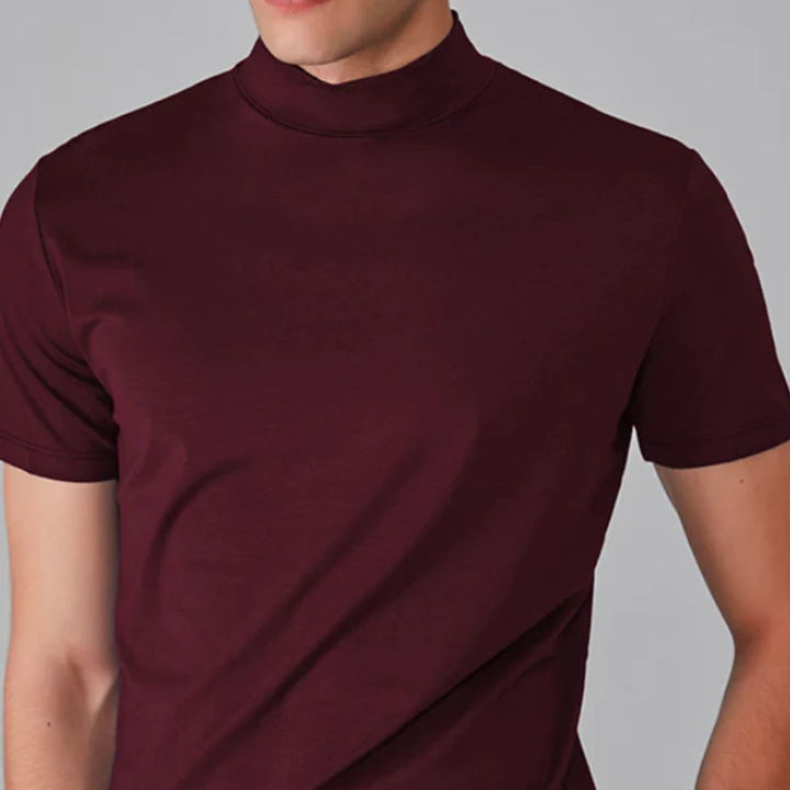 Heren slim fit T-shirt met hoge kraag, stijlvol en comfortabel. Een trendy basic top voor herenkleding mode.