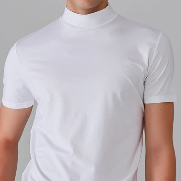 Modern heren T-shirt, slim fit met hoge kraag. Combineert comfort met stijl voor een tijdloze basic look.