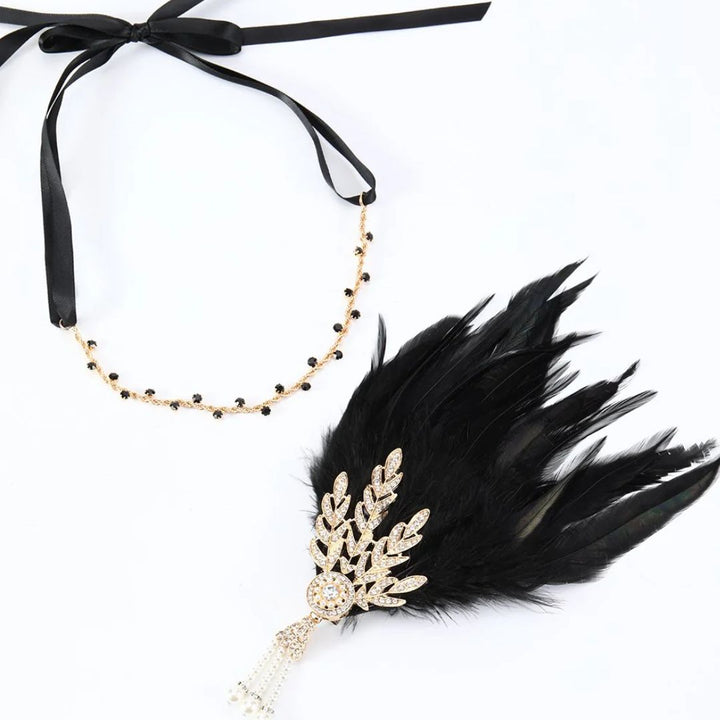 Elegant dames haarband: veren en vintage details voor een verfijnde jaren 20 look.