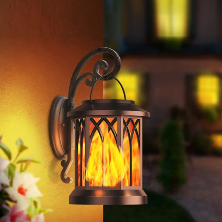 Robuuste waterdichte zonnelamp met simulatievlam. Winddichte buitenverlichting voor terras of balkon.