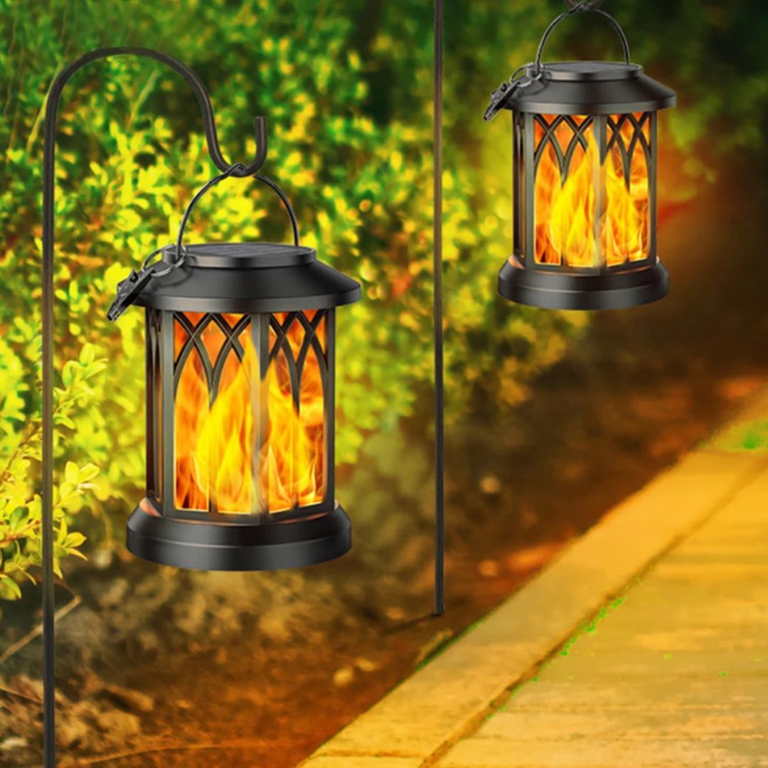 Energiezuinige zonnelamp met LED-vlameffect. Perfecte waterdichte sfeerverlichting voor elke buitenruimte.