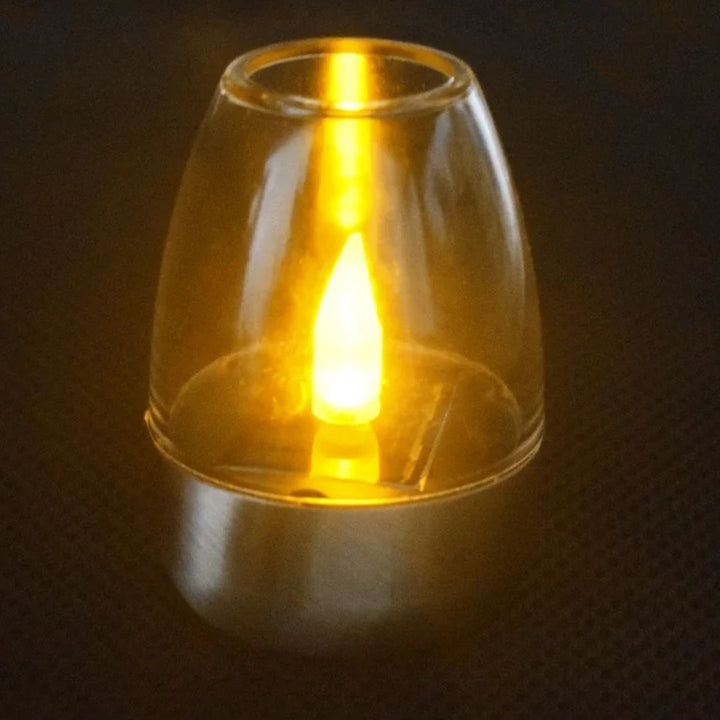 Waterdichte zonne-buitenlamp met LED kaarslicht, brengt warme sfeer in elke tuin of op elk terras.