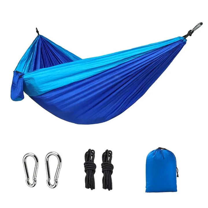 Duurzame nylon outdoor hangmat, bestand tegen alle weersomstandigheden voor jarenlang plezier.