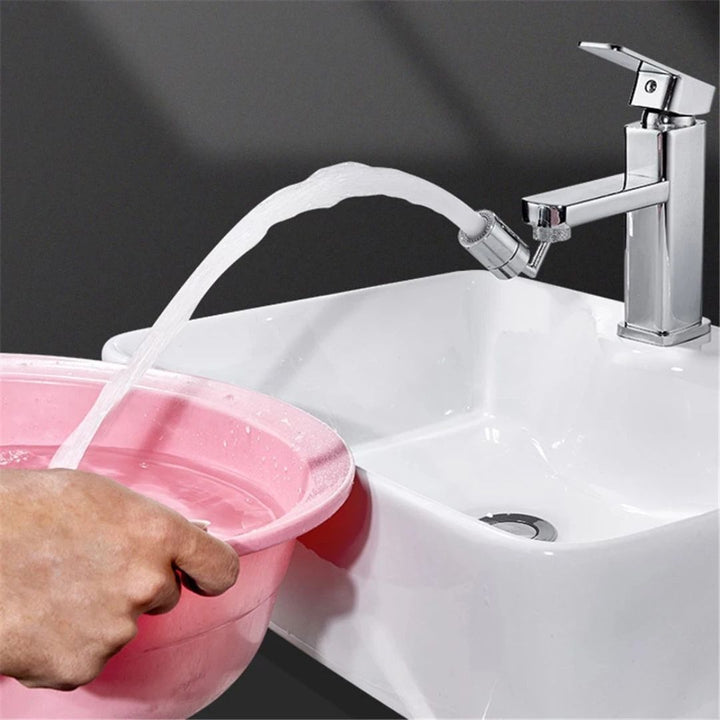 Sproeifilterkraan met geïntegreerd waterfilter. Zorgt voor schoner water uit elke kraan.