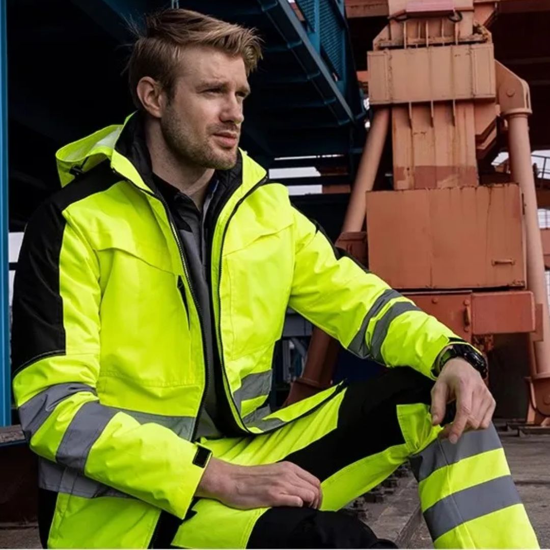Professioneel unisex winter werkpak, biedt comfort, duurzaamheid en optimale zichtbaarheid.