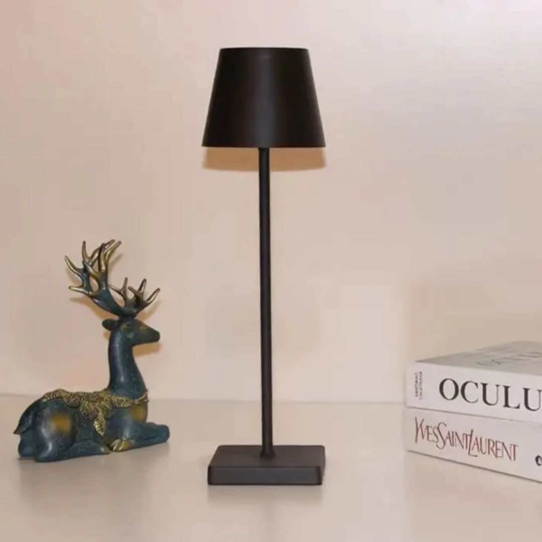Energiezuinige Caroline USB bureaulamp, LED, oplaadbaar, ideaal voor thuiswerken.