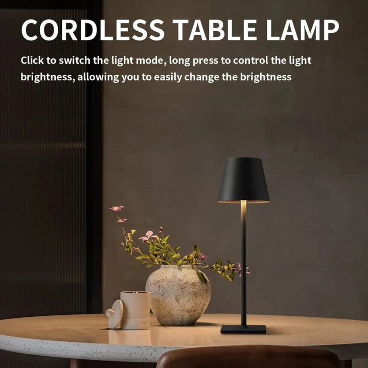 Caroline oplaadbare USB bureaulamp met helder LED licht, draadloos en energiezuinig.
