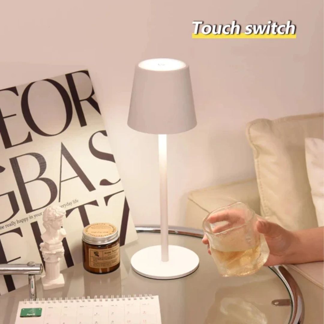 Draadloze design bureaulamp Caroline met LED, USB oplaadbaar, perfect voor elk interieur.