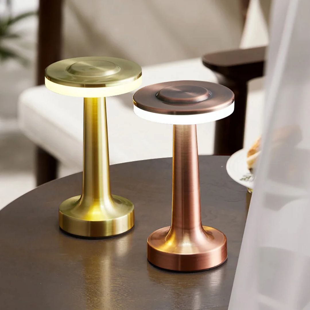 Stijlvolle retro tafellamp, dimbaar voor gezellige huisdecoratie, USB oplaadbaar.
